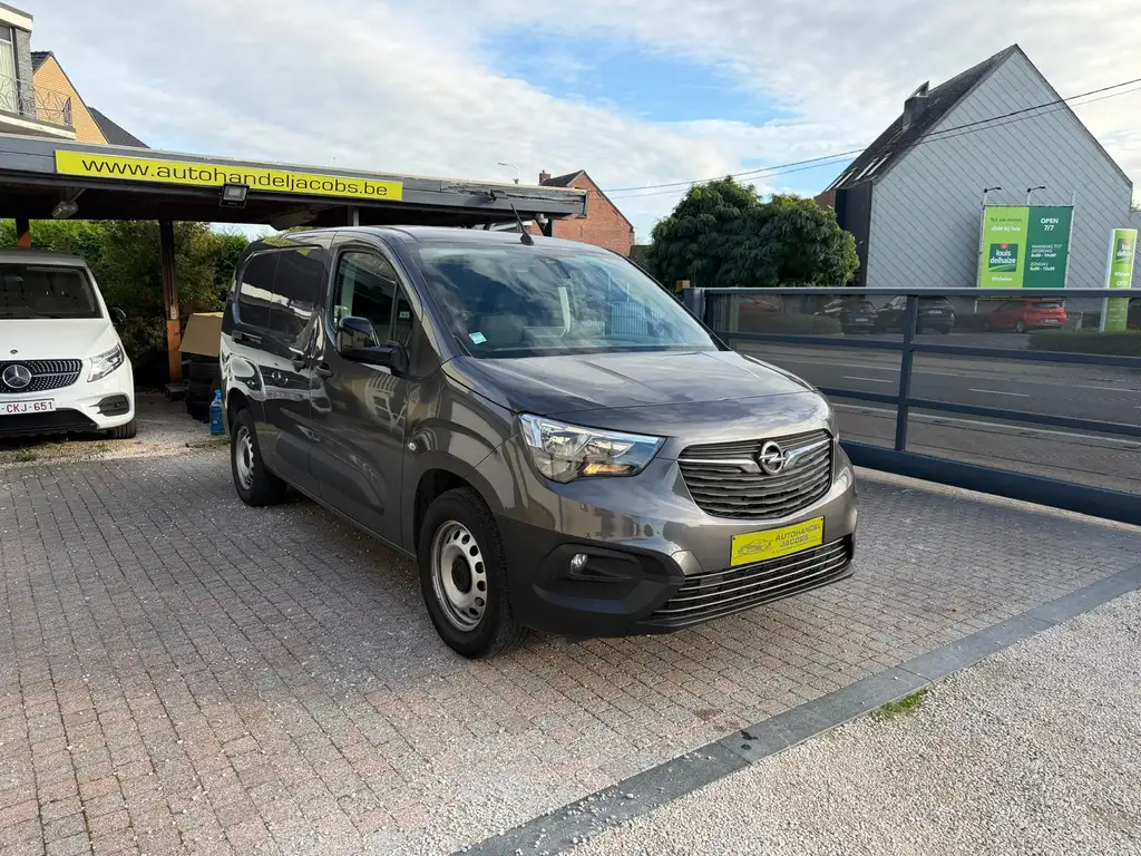 Opel Combo — 1.5d * L2H1 * 130PK * HEAVY * CAMERA * GPS * CARPLAY